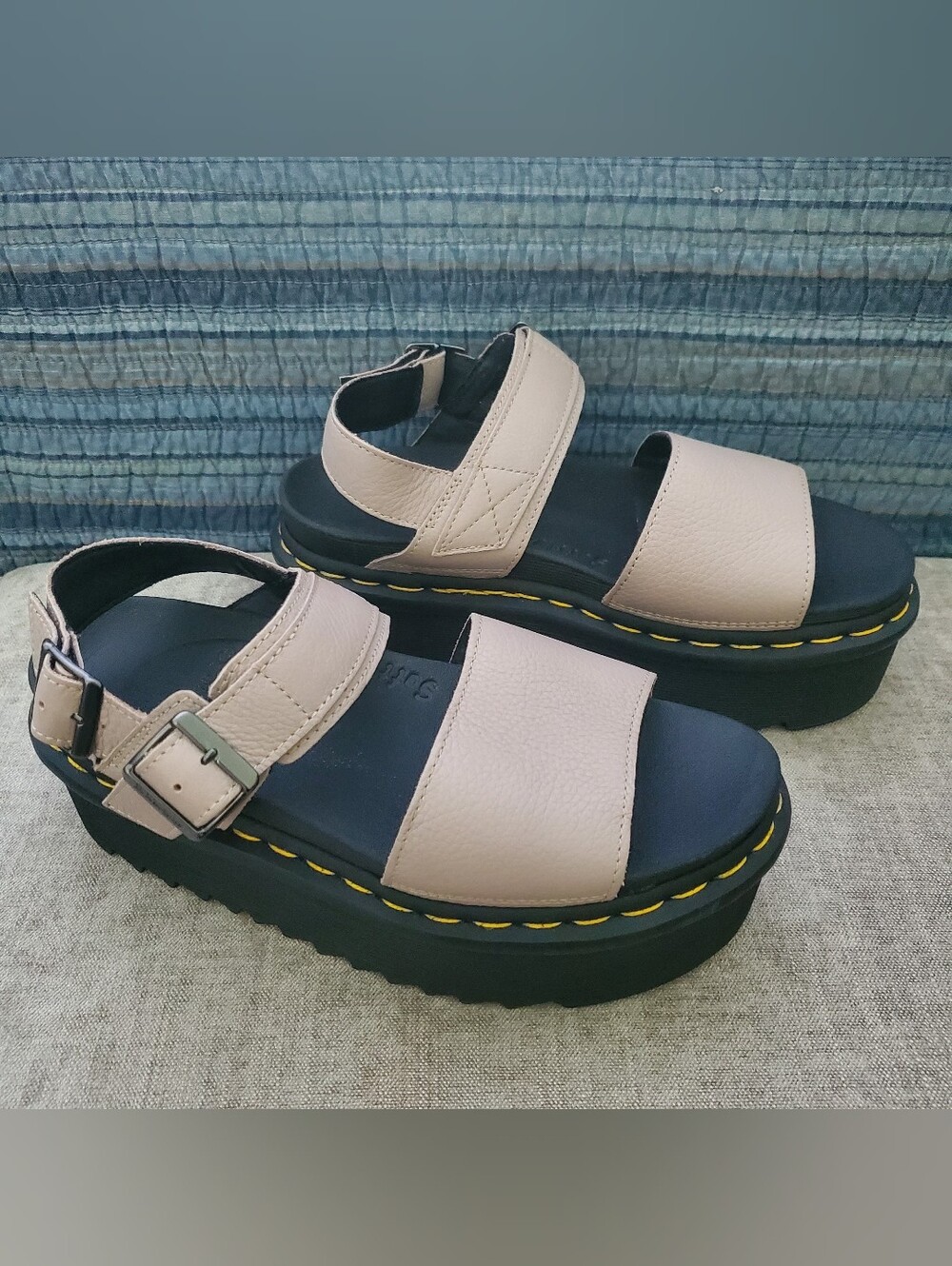 Dr. Martens Voss Quad Women's Sandals Size 8